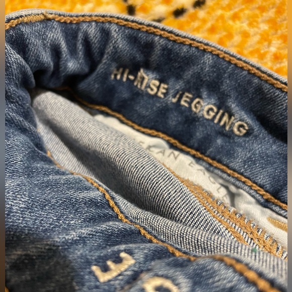Women’s American Eagle jeans. Barely worn. - Picture 3 of 7